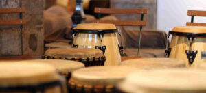 percussions installées pour un teambuilding percussion